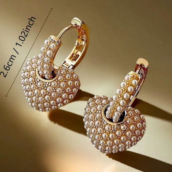 Chic 18K Gold Plated Heart Hoop Earrings - Picture 4 of 4